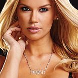 <strong>Цепочка с подвеской HORNY</strong> <br />
Серебристая цепочка с подвеской "HORNY" из сияющих страз, цепочка длинной 50 см. <div class="charTableblock"> </div> Цепочка с подвеской HORNY
Серебристая цепочка с подвеской "HORNY" из сияющих страз, цепочка длинной 50 см.