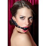 <strong>Чёрный пластиковый кляп-шар на кожаных ремешках</strong> <br />
Кляп черный пластиковый на кожаном черном ремешке. <div class="charTableblock"><div><span>Материал</span>: пластик</div><div><span>Производитель</span>: ToyFa, Китай</div></div> Чёрный пластиковый кляп-шар на кожаных ремешках
Кляп черный пластиковый на кожаном черном ремешке.