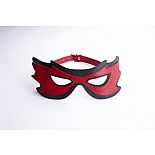 <strong>Красно-чёрная маска на глаза с разрезами</strong> <br />
Маска оригинальной формы с вырезами для глаз. <div class="charTableblock"><div><span>Цвет</span>: черный; красный, розовый</div><div><span>Материал</span>: кожа</div><div><span>Тип</span>: маска</div><div><span>Производитель</span>: Sitabella, Россия</div></div> Красно-чёрная маска на глаза с разрезами
Маска оригинальной формы с вырезами для глаз.