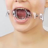 <strong>Кляп-кольцо на прозрачных ремешках</strong> <br />
Ремешок изготовлен из пленки ПВХ. <div class="charTableblock"><div><span>Тип</span>: рамка (кольцо)</div><div><span>Цвет</span>: белый</div><div><span>Материал</span>: металл</div><div><span>Производитель</span>: Sitabella, Россия</div></div> Кляп-кольцо на прозрачных ремешках
Ремешок изготовлен из пленки ПВХ.