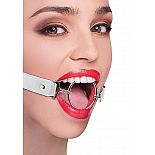 <strong>Кляп OUCH! Ring XL White SH-OU105WHT</strong> <br />
Кляп в виде открытого кольца на черном ремне, изготовленном из качественной кожи с элегантной строчкой (ширина ремня - 2 см) . <div class="charTableblock"><div><span>Тип</span>: рамка (кольцо)</div><div><span>Цвет</span>: белый</div></div> Кляп OUCH! Ring XL White SH-OU105WHT
Кляп в виде открытого кольца на черном ремне, изготовленном из качественной кожи с элегантной строчкой (ширина ремня - 2 см) .