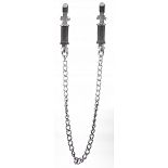 <strong>Серебристые зажимы для сосков Vice Nipple Clamps</strong> <br />
Зажимы на соски с цепочкой от Ouch! просты в использовании и предназначены как для Него, так и для Нее. <div class="charTableblock"><div><span>Производитель</span>: Shots Media BV, Нидерланды</div></div> Серебристые зажимы для сосков Vice Nipple Clamps
Зажимы на соски с цепочкой от Ouch! просты в использовании и предназначены как для Него, так и для Нее.
