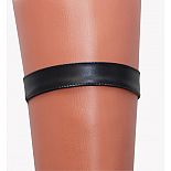 <strong>Чёрная кожаная подвязка</strong> <br />
Соблазнительная подвязка на ногу из невероятно мягкой искусственной кожи. <div class="charTableblock"><div><span>Размер</span>: S (42-44); M (44-46); L (46-48)</div><div><span>Цвет</span>: черный</div><div><span>Производитель</span>: MensDreams, Россия</div><div><span>В наличии</span>: S-M-L, черный</div></div> Чёрная кожаная подвязка
Соблазнительная подвязка на ногу из невероятно мягкой искусственной кожи.