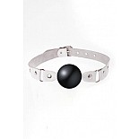 <strong>Кляп с белым ремешком</strong> <br />
Ремешок изготовлен из натуральной кожи. <div class="charTableblock"><div><span>Тип</span>: шар</div><div><span>Цвет</span>: белый</div></div> Кляп с белым ремешком
Ремешок изготовлен из натуральной кожи.