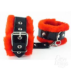 Оковы на ноги с красным мехом BDSM Light Оковы на ноги с красным мехом BDSM Light