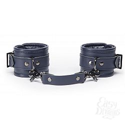 Тёмно-синие кожаные наручники DARKER LIMITED COLLECTION WRIST CUFF Тёмно-синие кожаные наручники DARKER LIMITED COLLECTION WRIST CUFF
