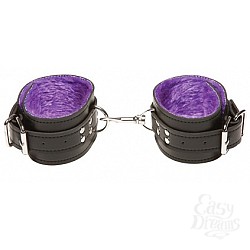 Чёрные кожаные оковы X-Play с фиолетовым мехом внутри Чёрные кожаные оковы X-Play с фиолетовым мехом внутри